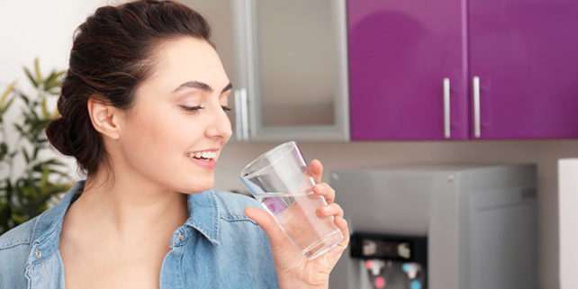Bere acqua fondamentale per l'organismo di tutti noi