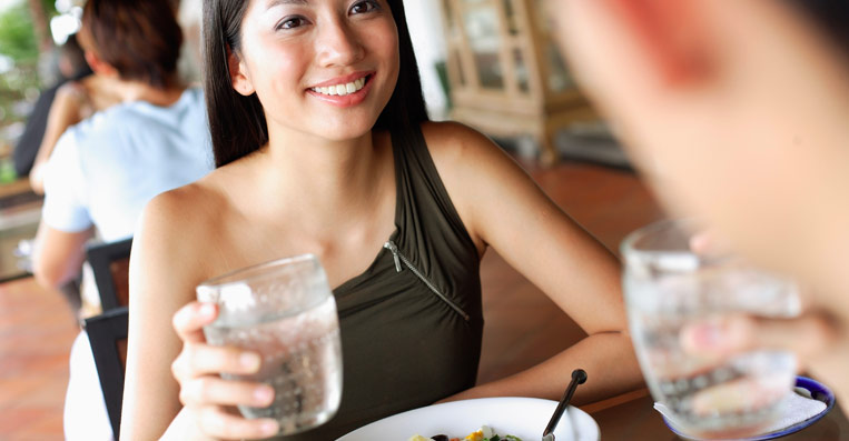bere acqua pura e buona al ristorante grazie ai depuratori d'acqua