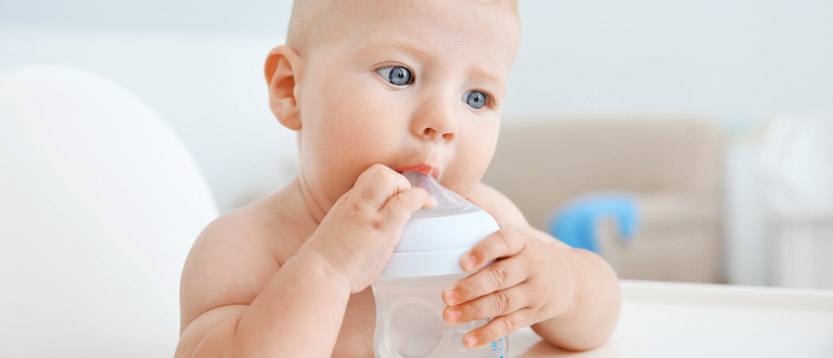 come scegliere l'acqua per i neonati