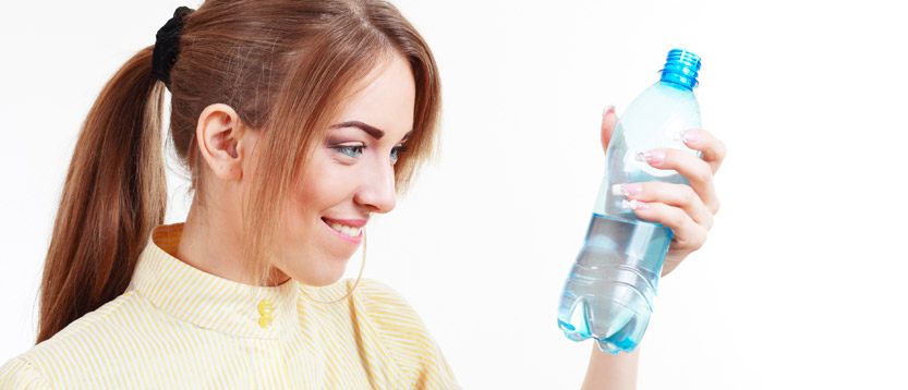controllare il residuo fisso nell'acqua dell'etichette delle bottiglie d'acqua