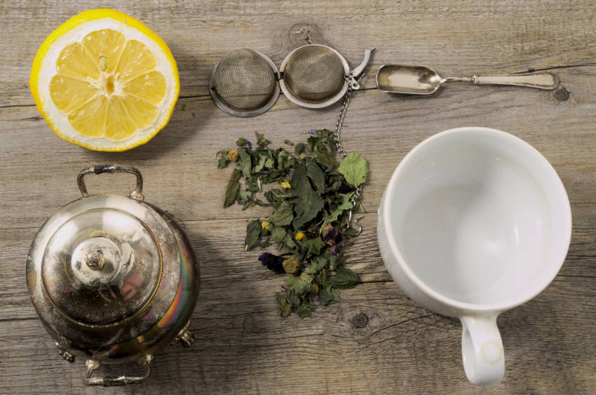 preparazione delle tisane fatte in casa 