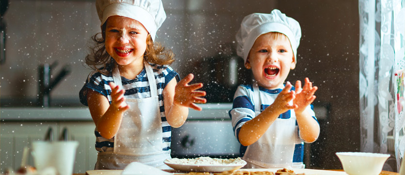 tutto l'occorrente per fare una torta all'acqua priva di latte e uova