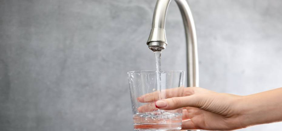 bere acqua dal rubinetto